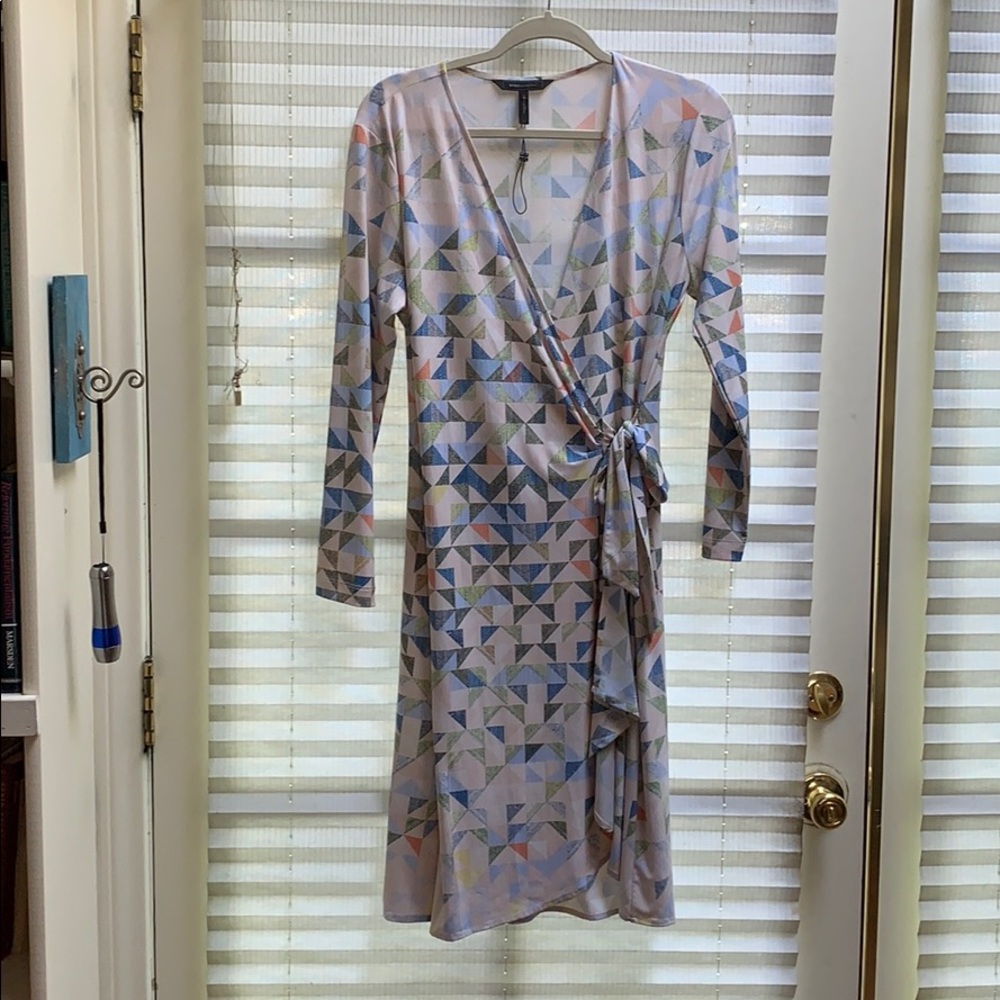 BCBG MAXAZRIA DRESS- ties at waist- never worn.